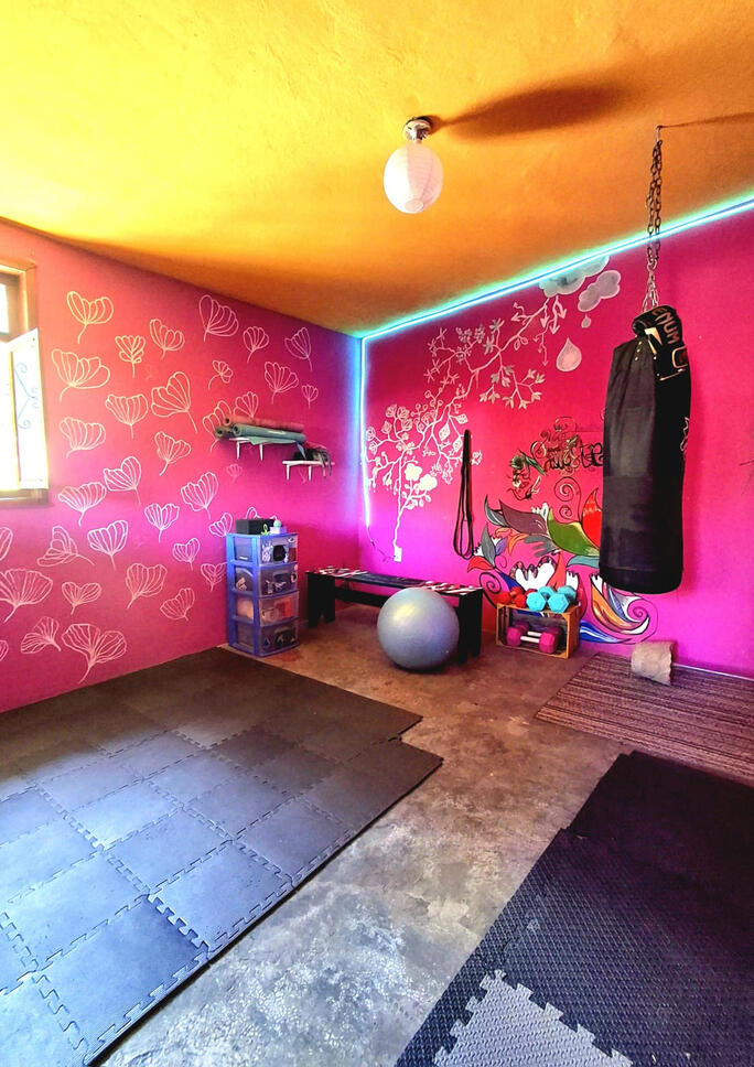 Sala de ejercicio del hostal Histórika